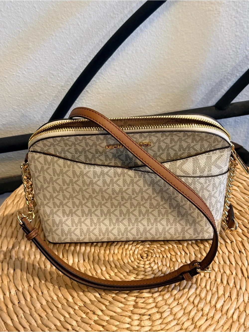 Michael Kors Cindy Dome Crossbody Vanilla Signature Logo Bag